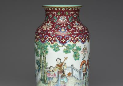 图片[2]-Porcelain vase with ladies dancing and playing music in falangcai polychrome enamels, Qing dynasty, Qianlong reign (1736-1795)-China Archive